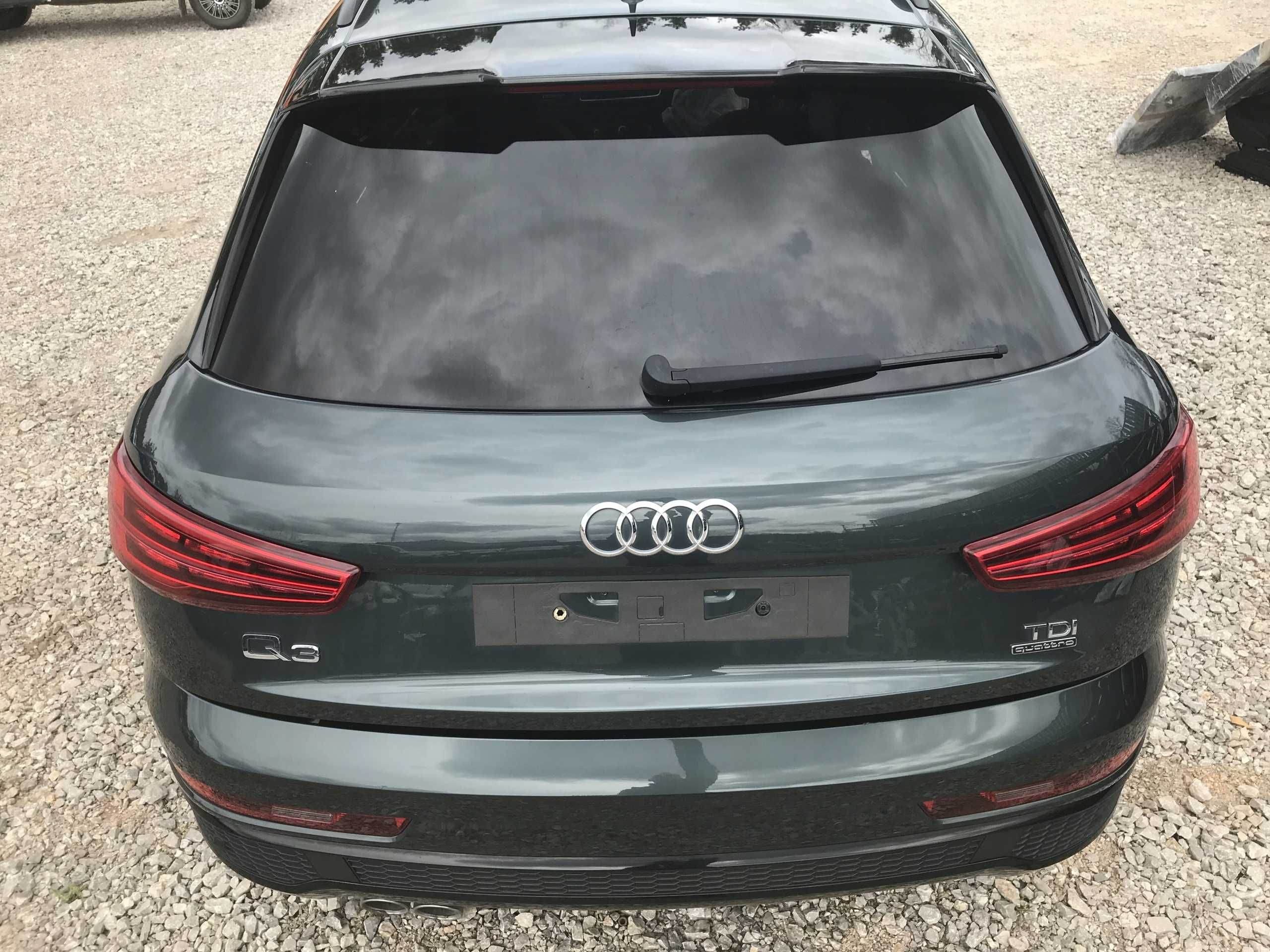 Audi Q3 8U Крышка багажника ляда