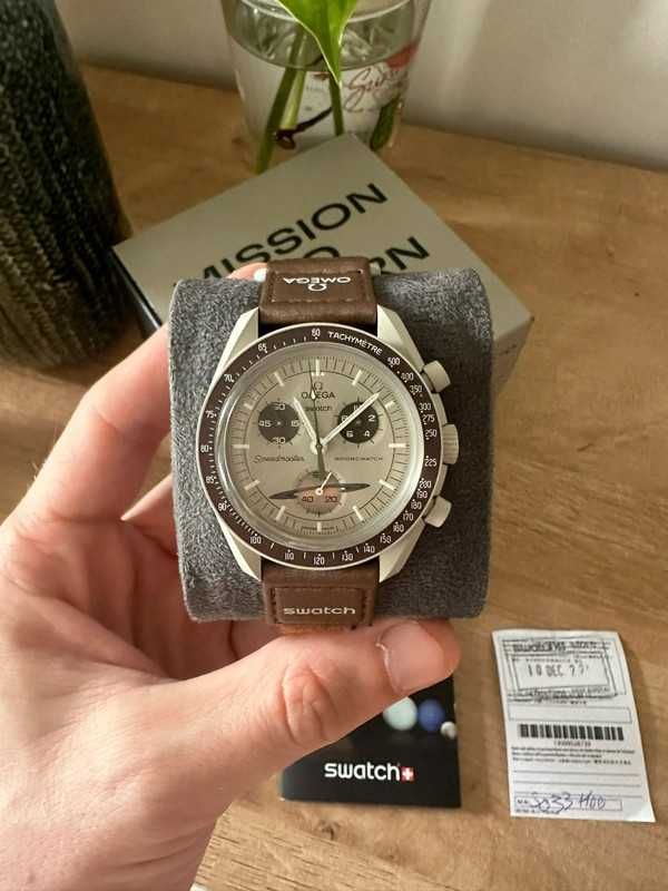 Omega x Swatch SO33L100 Uran - Lody i niebiesko-zielony design