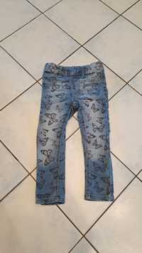 92. Spodnie jeansowe dla dziewczynki motyl motylki