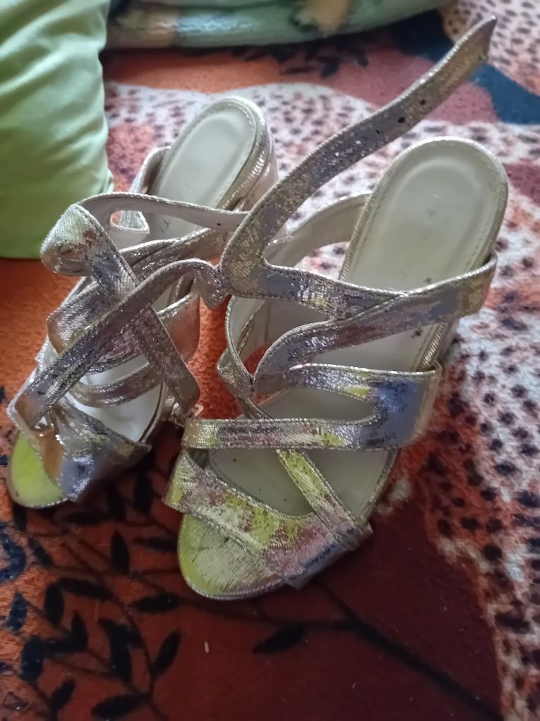 Eleganckie buty na obcasie