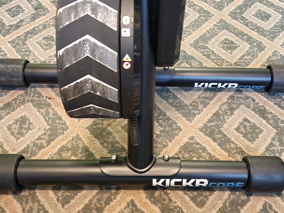 Wahoo kickr core, trenażer rowerowy, zwift, MyWoosh