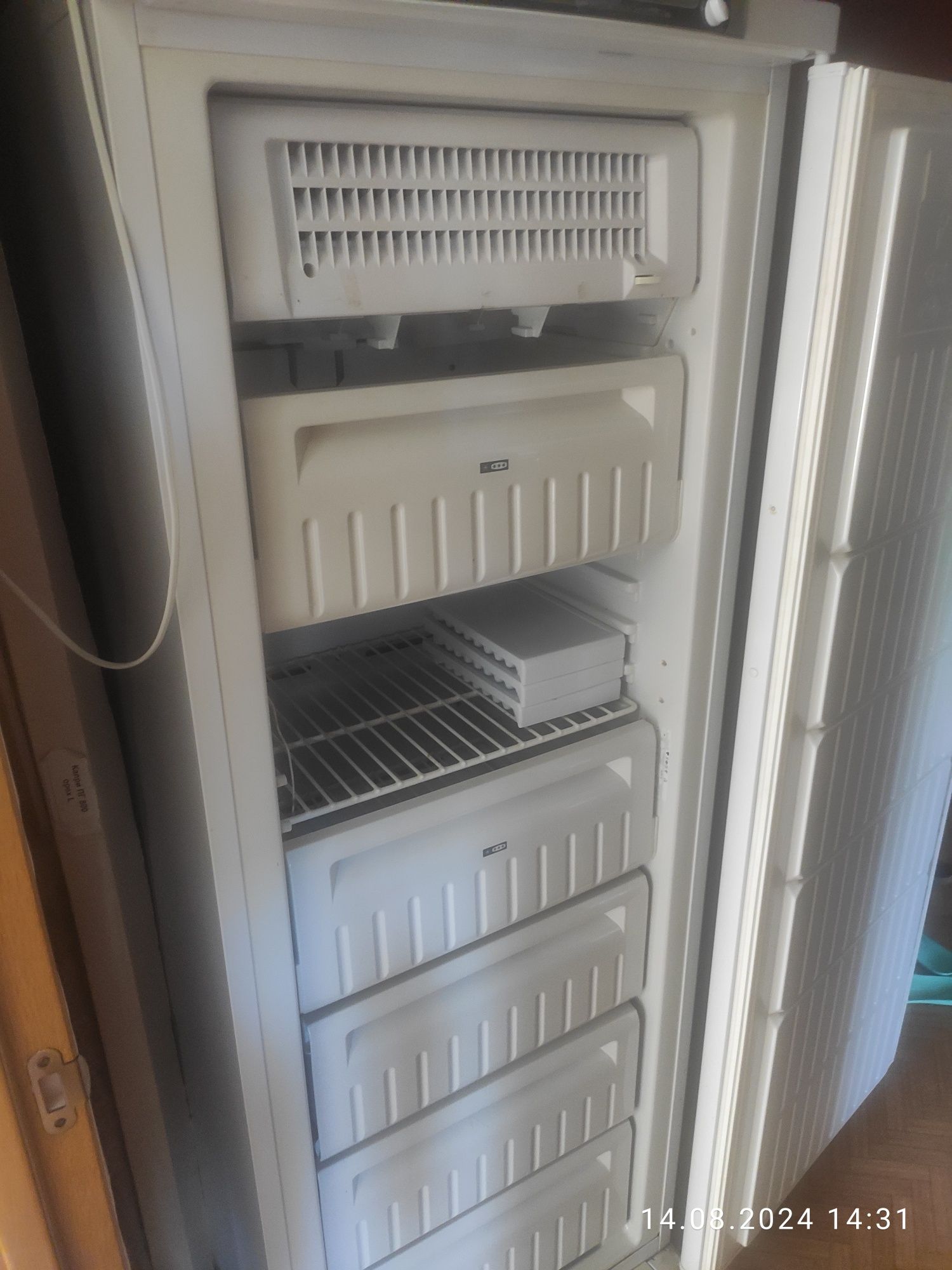Морозильная камера Indesit
