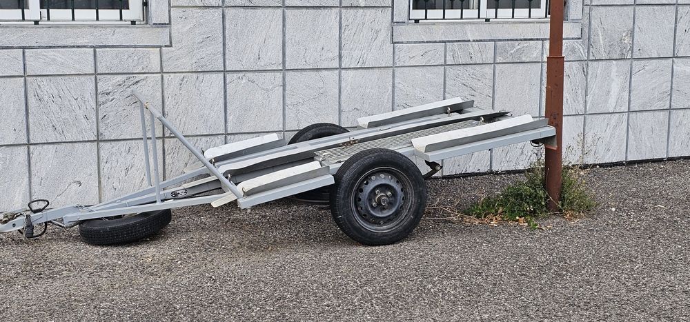 Vendo atrelado 3 motas