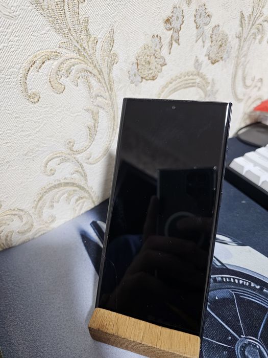 Samsung s23 ultra 2 sim  256/12 тріщина на екрані