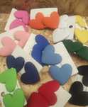 Brincos cores coração