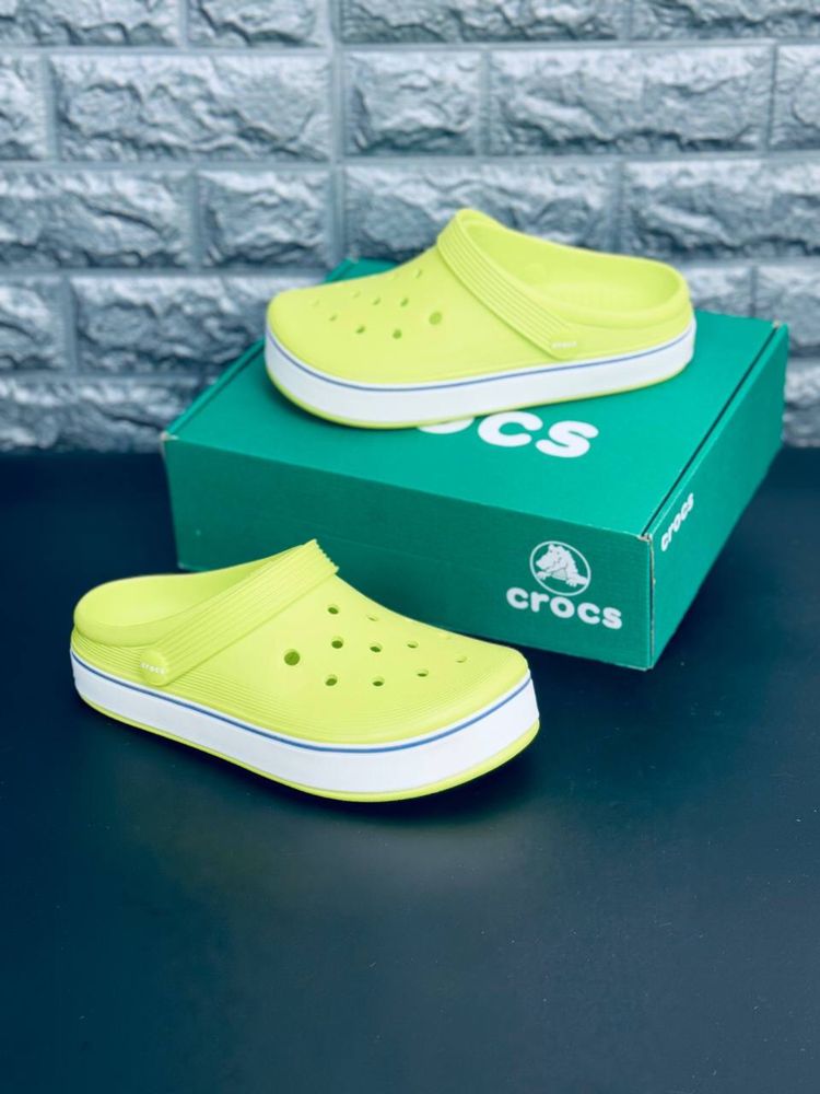 Женские яркие кроксы мягкие ужобные шлепанцы crocs салатовые