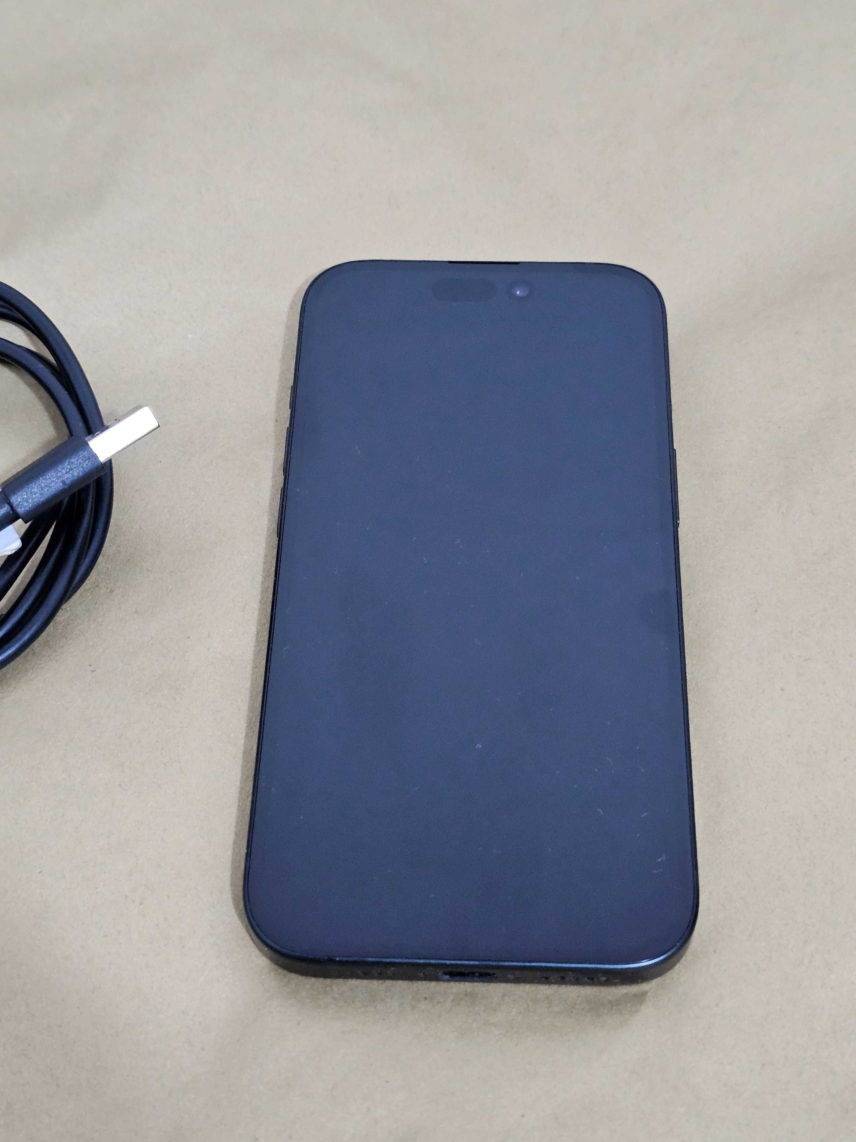 Iphone 15 com 128Gb. Bateria 98%. Estado excelente. Tudo de origem.