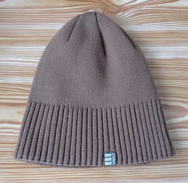 Зимняя мужская шапка