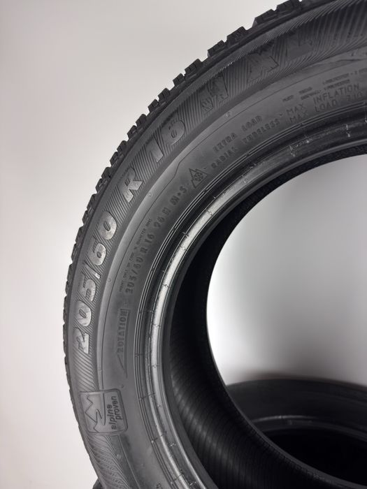 R16 205/60 (96H) 7-8мм Semperit Master-Grip 2  2018 рік 4шт. Зимові