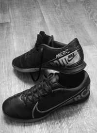 Футзалки Nike Mercurial Vapor мужские 42р. 
- розмір 42 (2