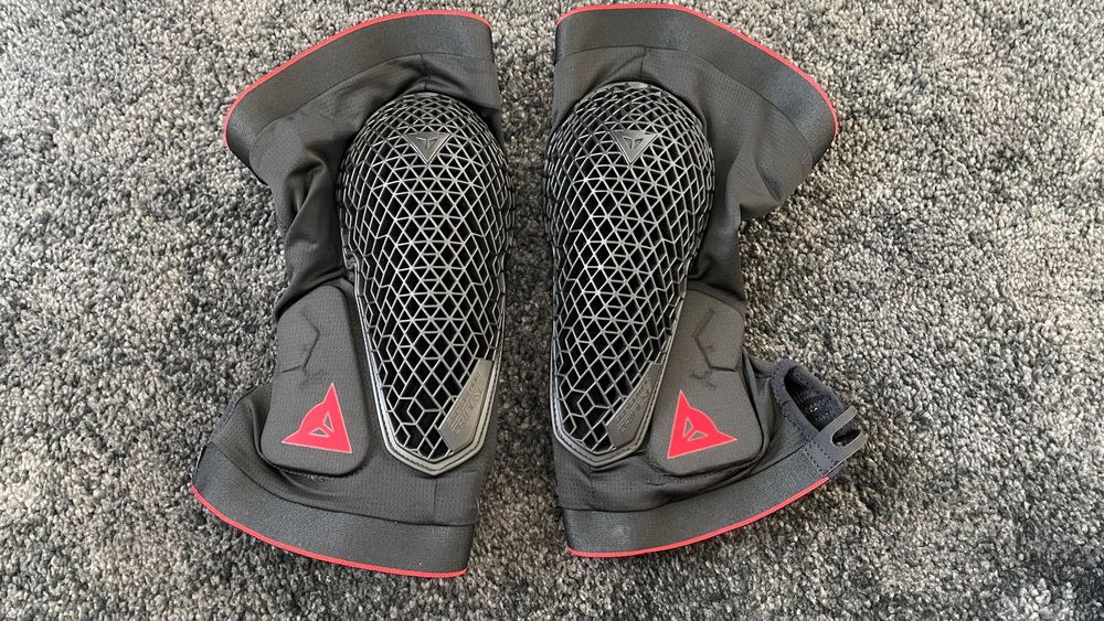 Ochraniacze kolan Dainese nowe nakolanniki enduro mtb motor rower