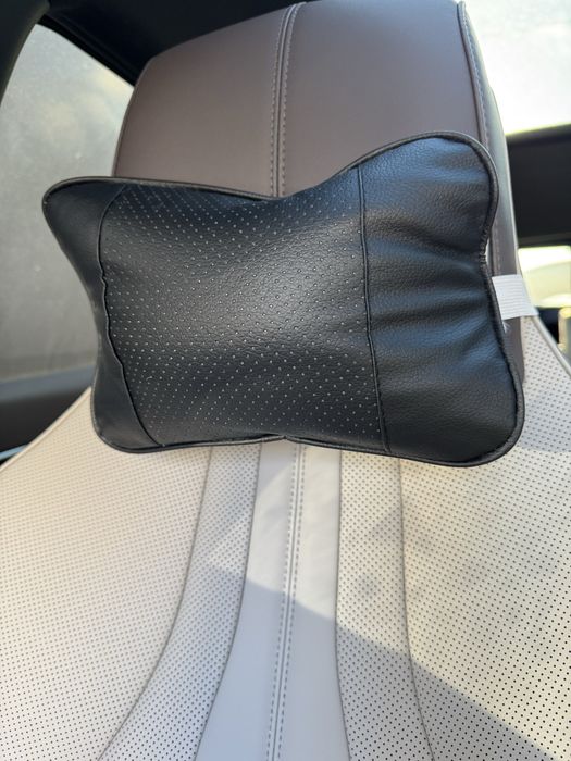 Подунка-підголовнтк для авто