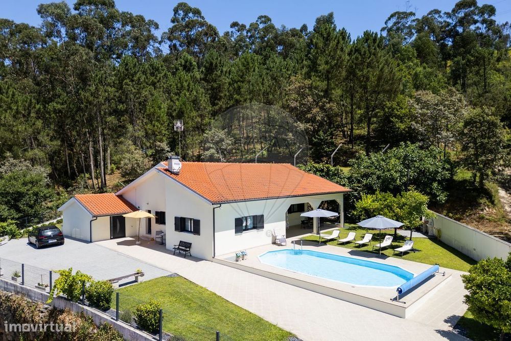 Moradia T4 para venda