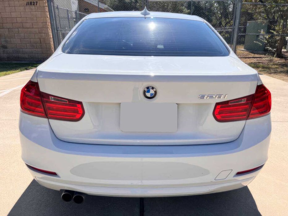 BMW 3 Series 328i      2014
