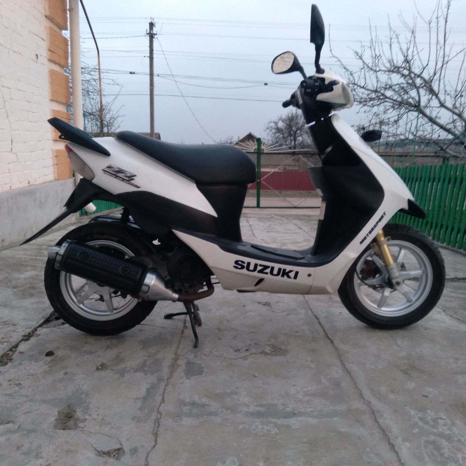 Скутер Suzuki ZZ inch up sport