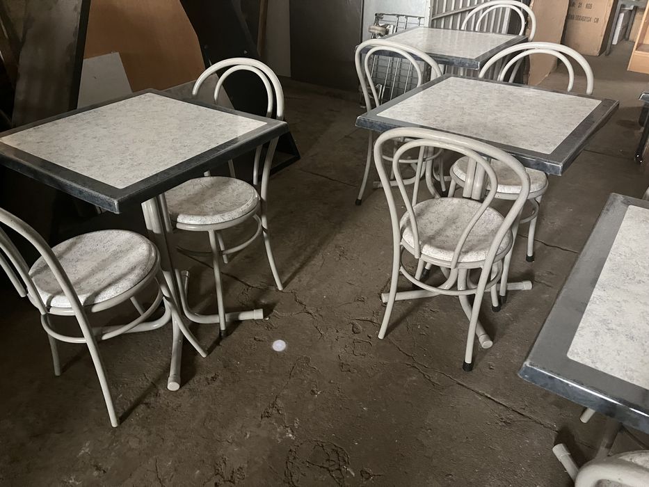 Mesas e cadeiras conjunto de 5 mesas e 10 cadeiras