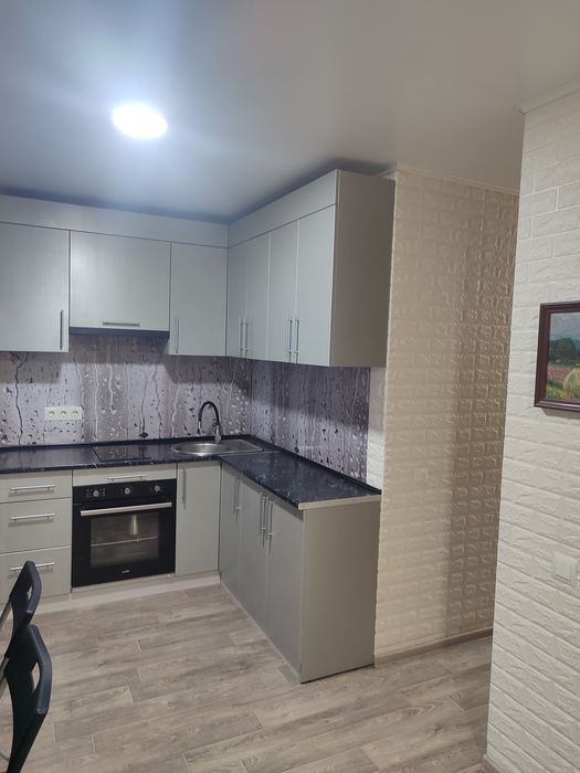 Продам 1 квартиру - студіо в центрі міста Сміла. Сертифікат - так.