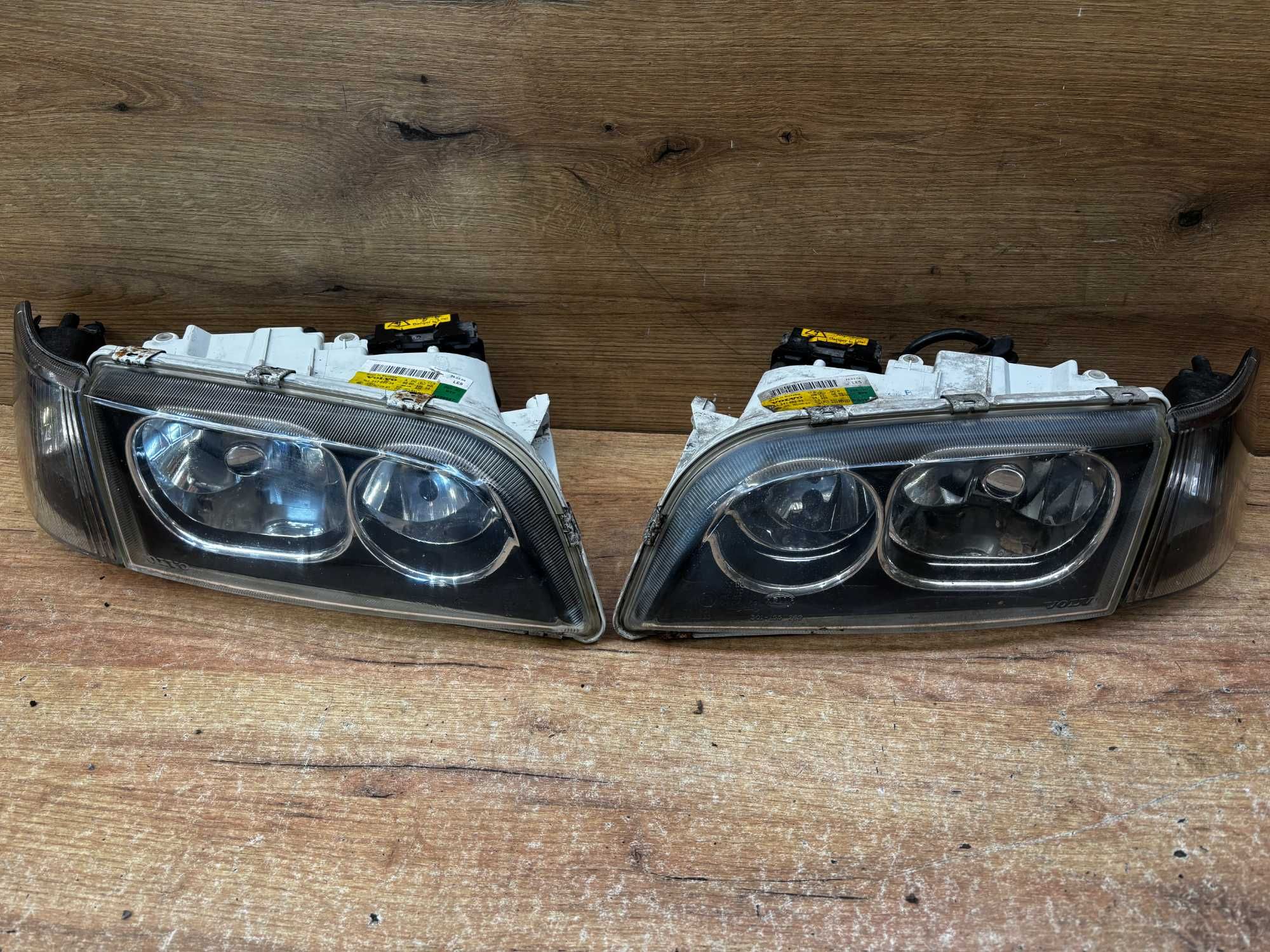 Lampa przednia lewa prawa Volvo V40 / S40 lift Xenon