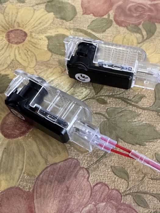 Проекци в двери vw