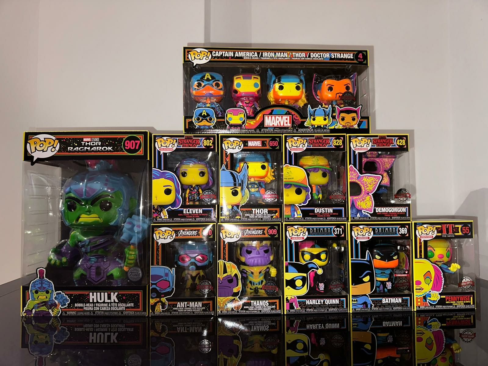 Coleção Funko POPs Blacklight, 10", 6", Moments e POP Tees