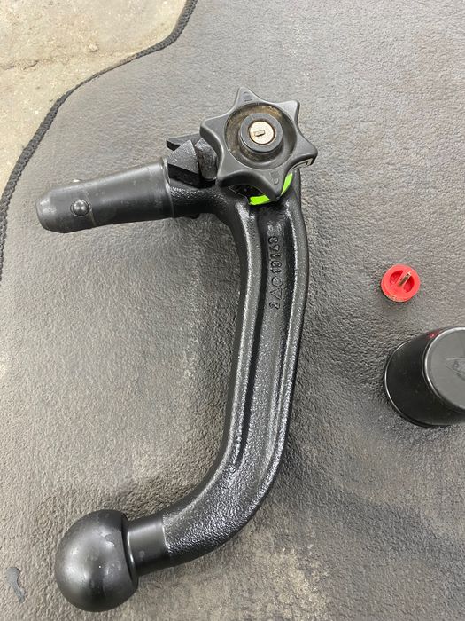 Сйомний фаркоп Форд фокус 3/2