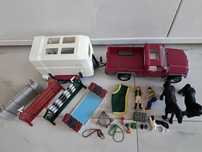 Schleich Auto z przyczepą Pickup 42346 i Przeszkody 42271
