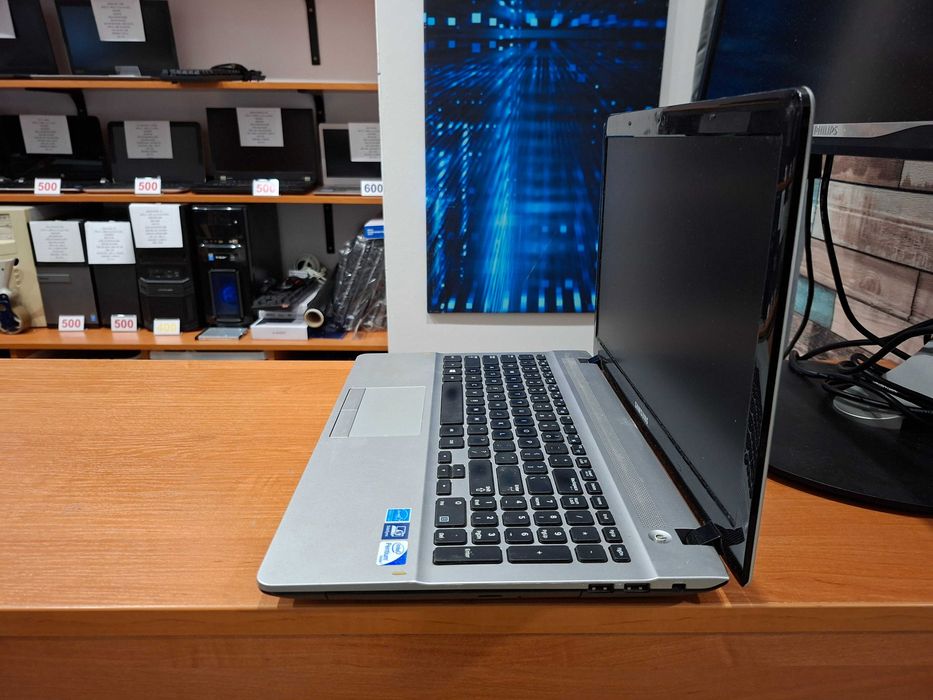 Laptop Samsung Intel SSD Windows 11