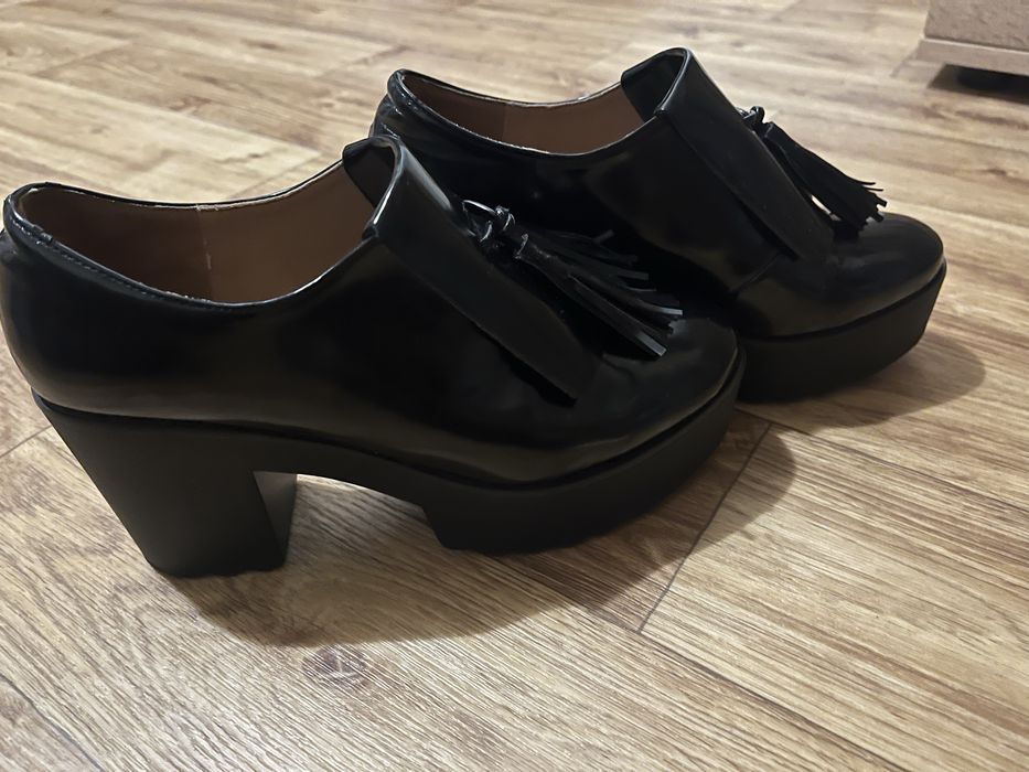 Туфлі лофери з каблуком