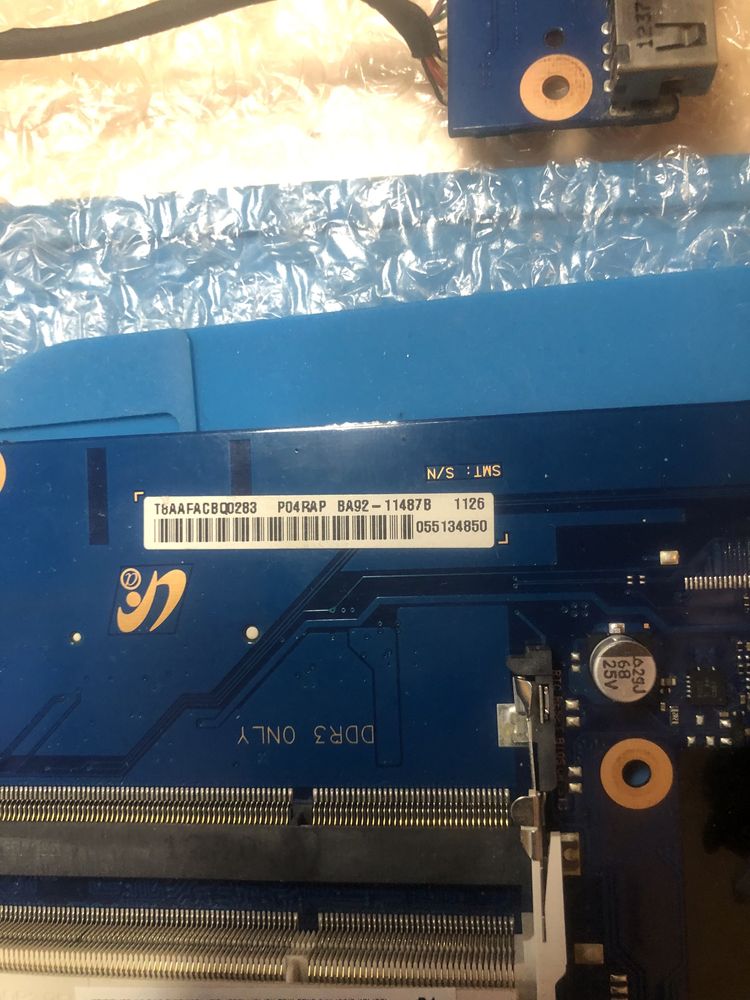 Płyta główna Samsung NP300E5C  uszkodzona