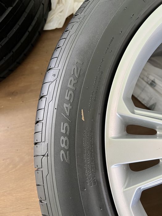 Колеса R21 в зборі на Audi Q8