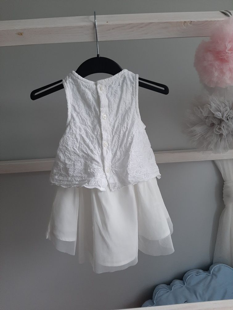 Biała sukienka z łączonych materiałów tiulowa Kiabi 68