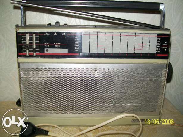 Продам переносной сетевой радиоприемник VEF 221. Без торга.
