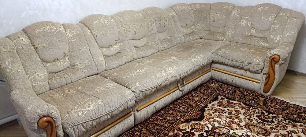 М'який кутовий диван