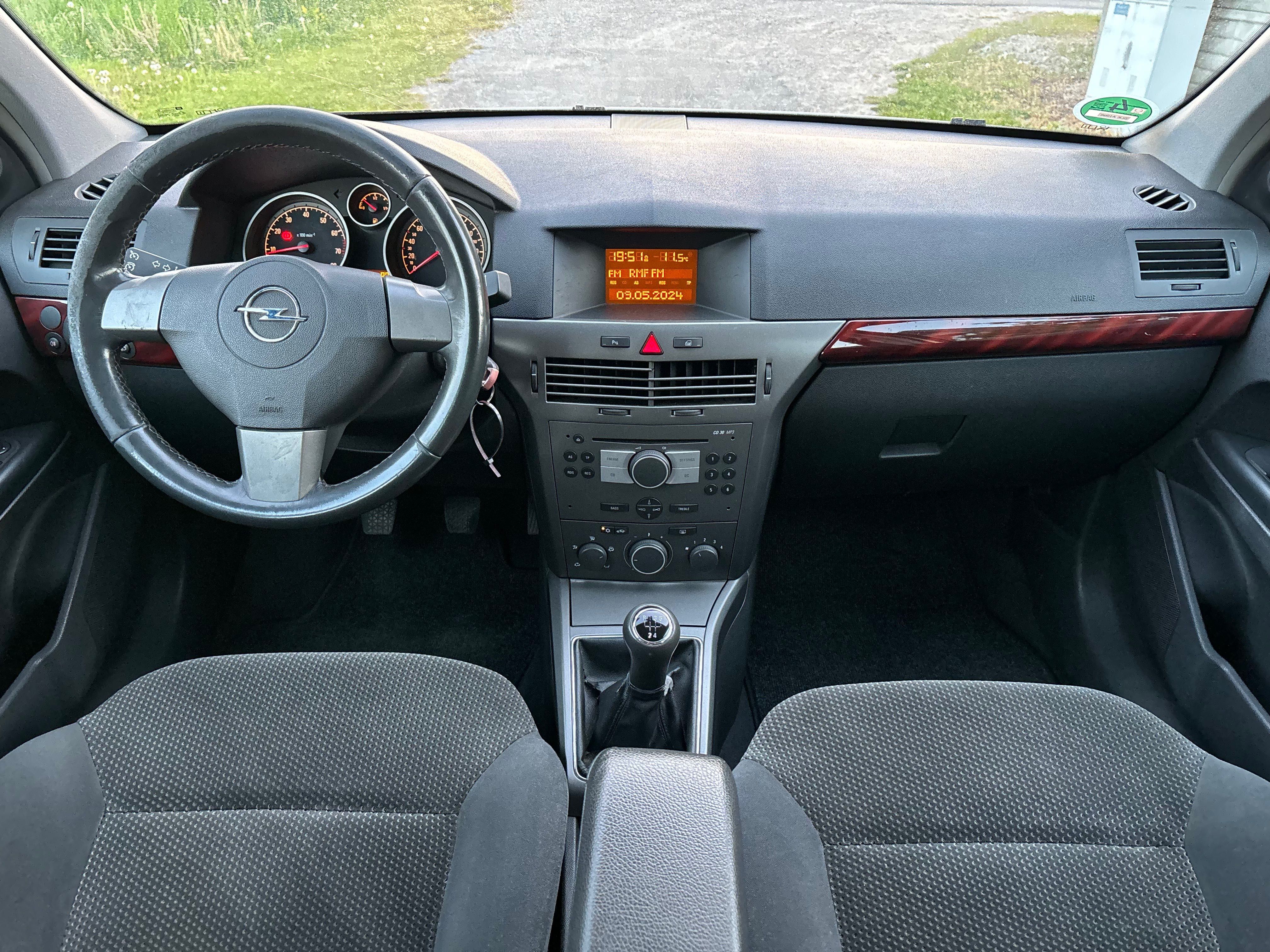 OPEL ASTRA H 1.6 benzyna *mega stan, sprawna klima*