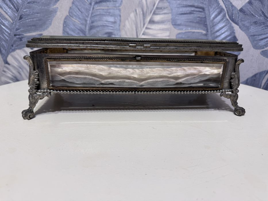 Винтажная шкатулка для украшений