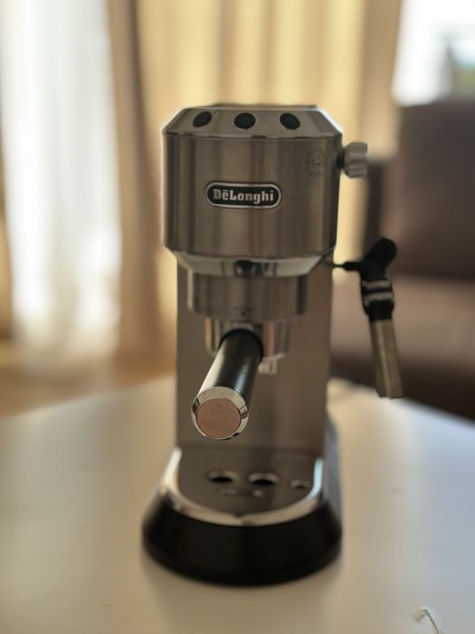 Ekspres ciśnieniowy do kawy DeLonghi