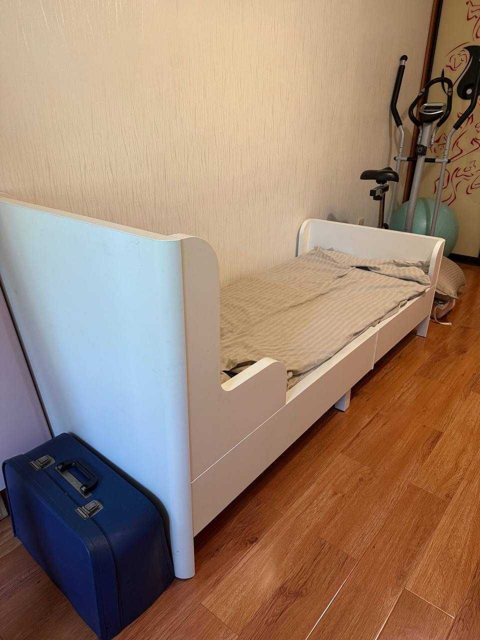 Продам детскую раскладывающуюся кровать BUSUNGE Ikea