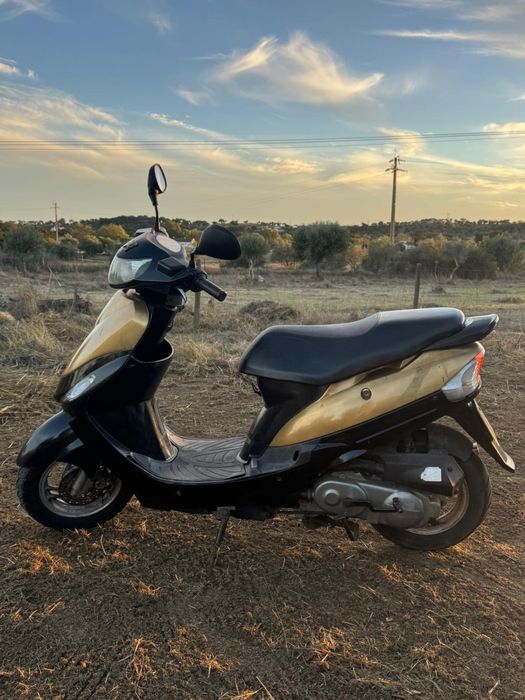 Peugeot V-Clic 50cc Scooter