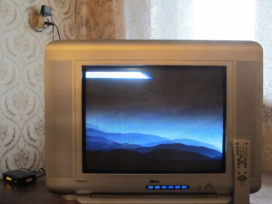 Цветной телевизор West.