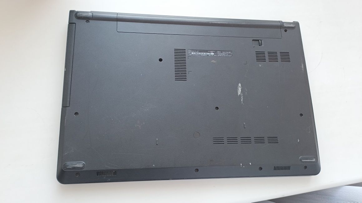 Dell (4 ядра/ RAM 8 Гб/ SSD 120 Гб/ батарея 3 год/ відео 1 Гб