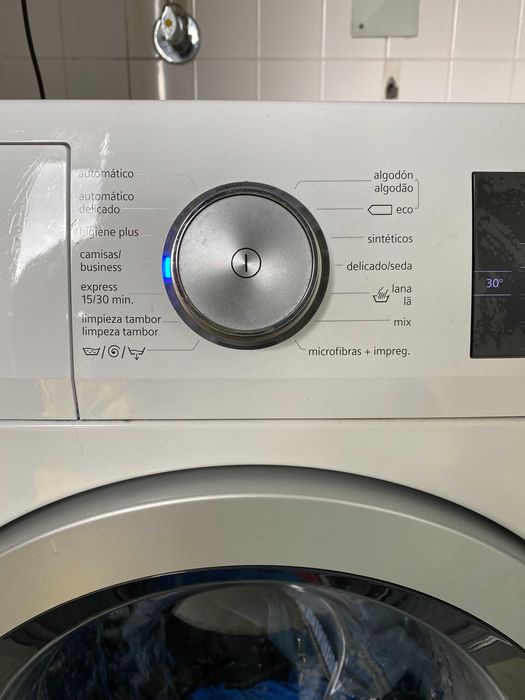 Máquina de Lavar Roupa SIEMENS IQ500 - Usada