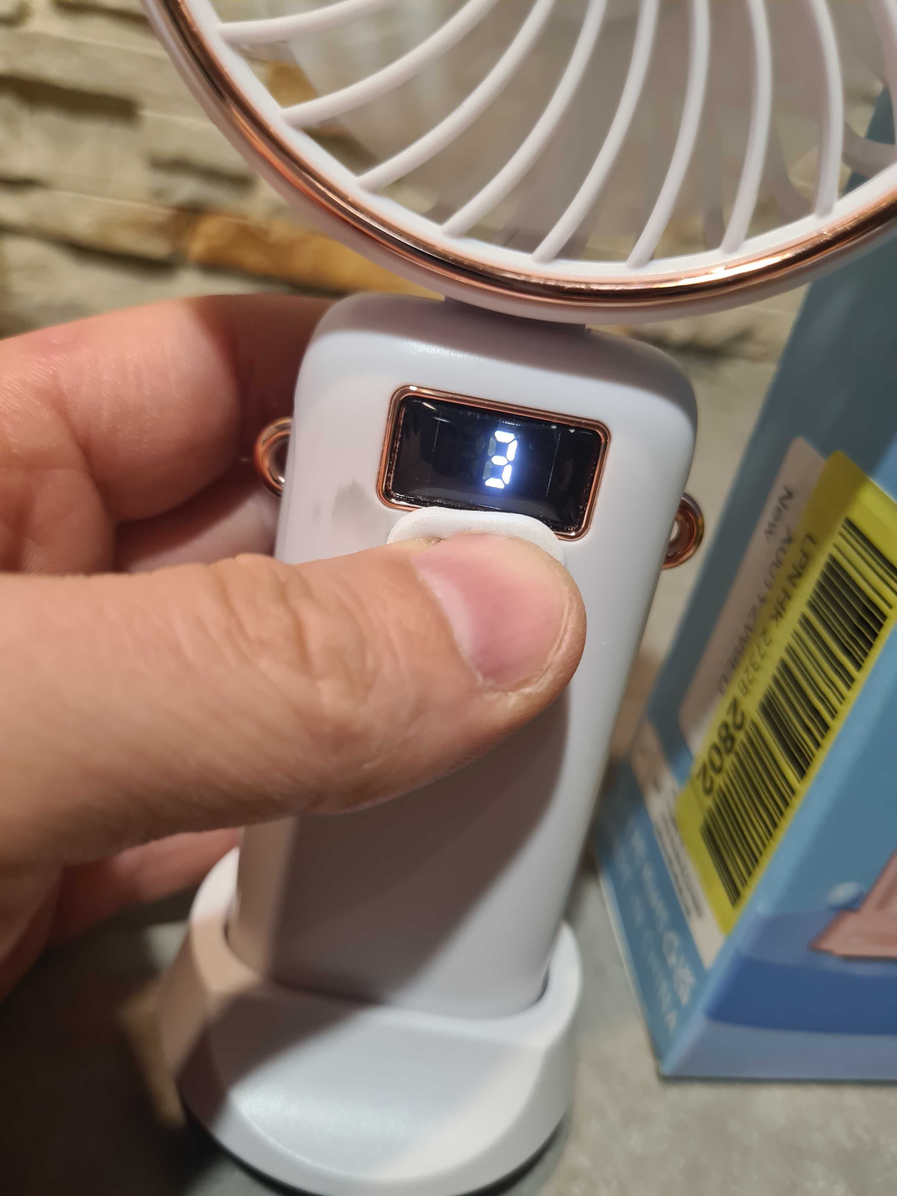 mini ręczny wetnylator ładowany na USB