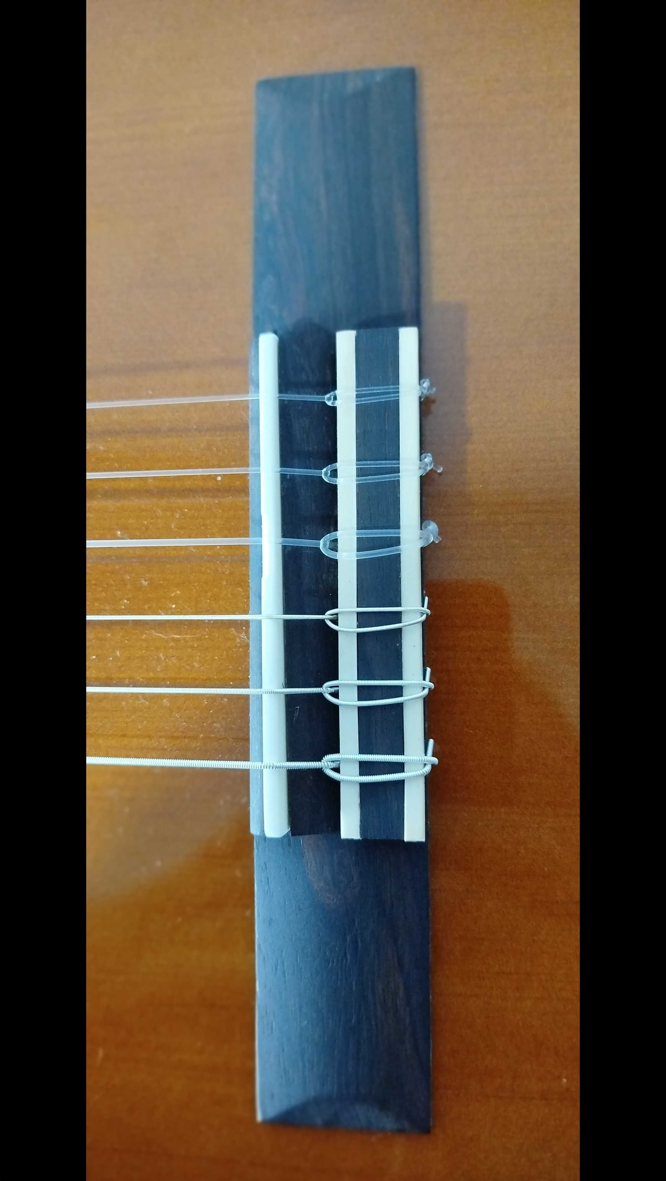 Guitarra clássica 4/4 Yamaha C40 natural + acessórios - Ótimo Estado!