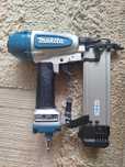 Gwoździarka Makita AF506
