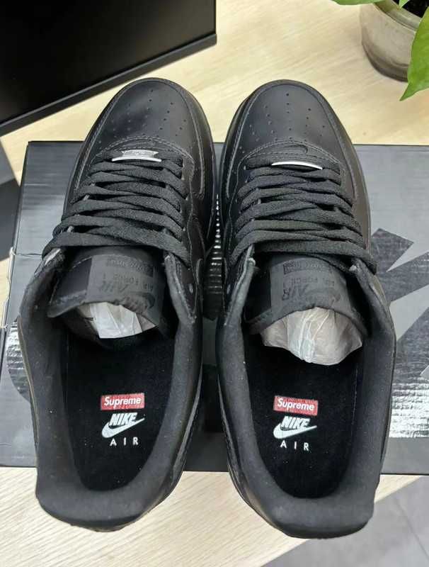 Nike Air Force 1 Low Supreme Black 44