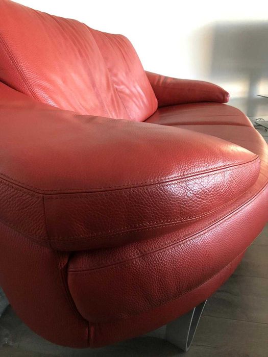 Sofá em Pele Vermelho