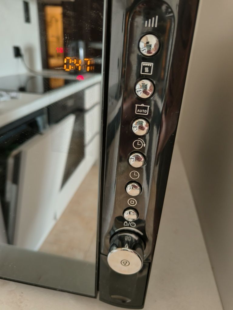 Mikrofalówka AMICA AMGF23E1GB