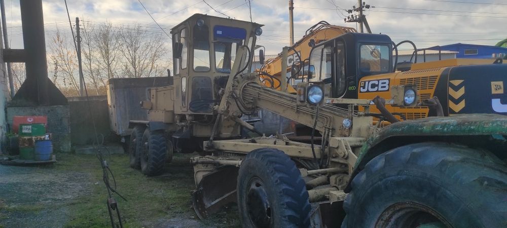 Автогрейдер ДЗ 180