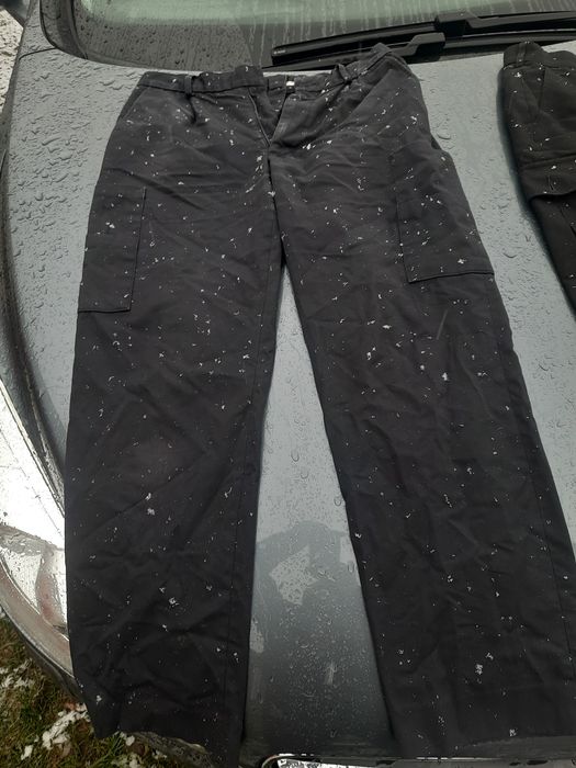 Штаны поліції Британії чорні