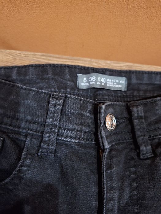 Damskie czarne dżinsy